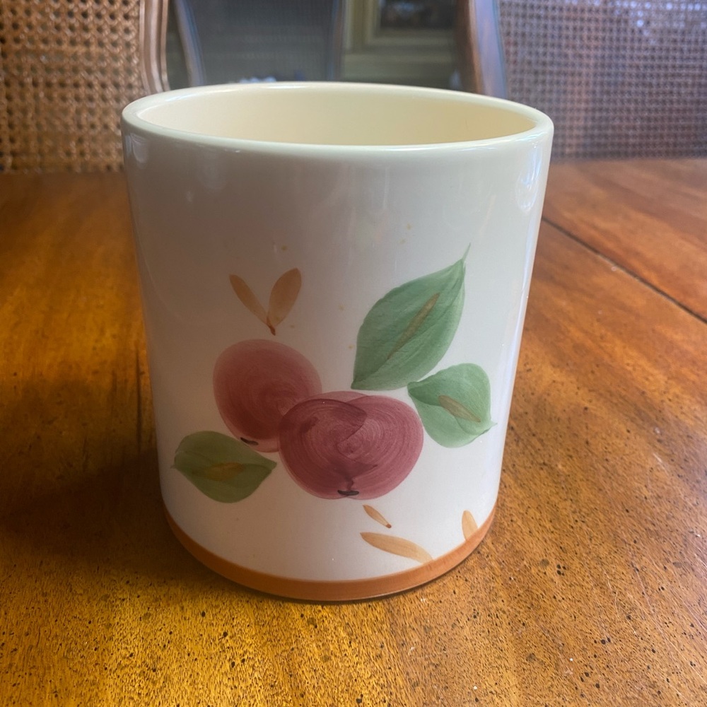 Franciscan Apple Ceramic Canister NWT
